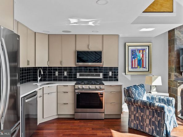 2200 Arch Street 1205, Philadelphia PA 19103