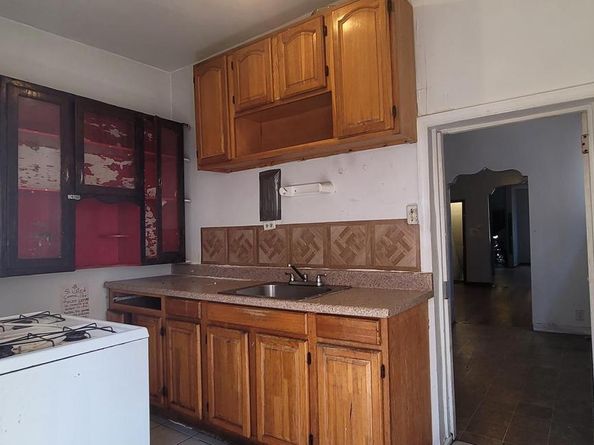 526 Moore Street, Philadelphia PA 19148