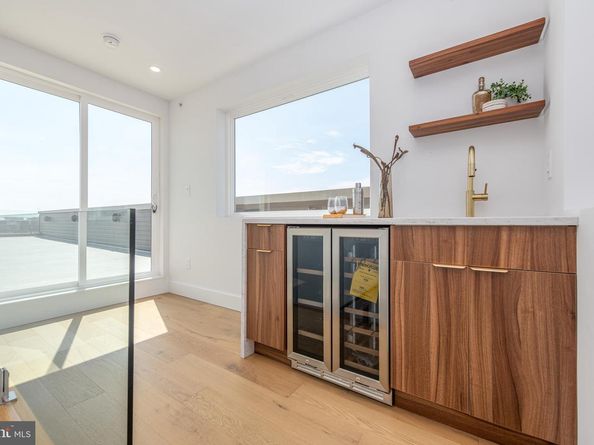 217 Tasker Street, Philadelphia PA 19148