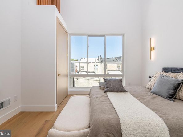 217 Tasker Street, Philadelphia PA 19148