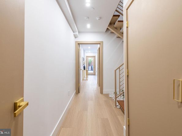 217 Tasker Street, Philadelphia PA 19148