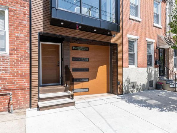 217 Tasker Street, Philadelphia PA 19148