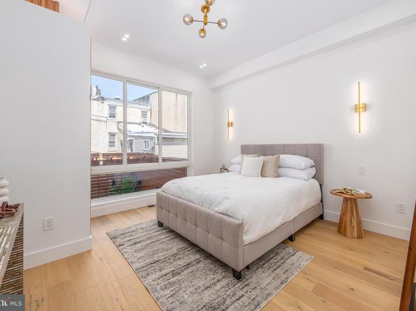 217 Tasker Street, Philadelphia PA 19148