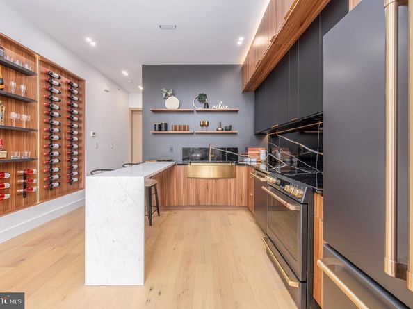 217 Tasker Street, Philadelphia PA 19148