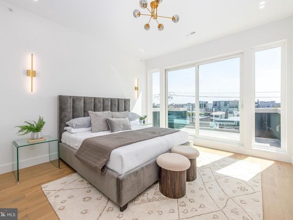 217 Tasker Street, Philadelphia PA 19148