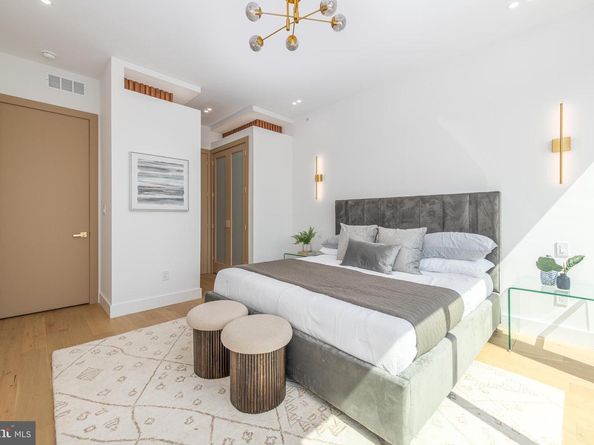 217 Tasker Street, Philadelphia PA 19148