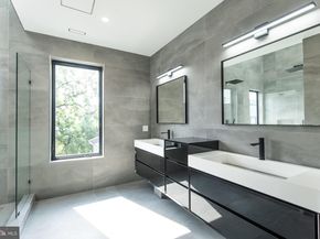 4513 Baker Street, Philadelphia PA 19127