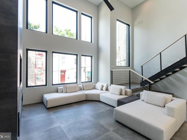 4513 Baker Street, Philadelphia PA 19127