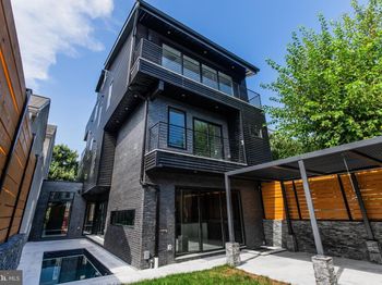 4513 Baker Street