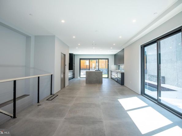 4513 Baker Street, Philadelphia PA 19127