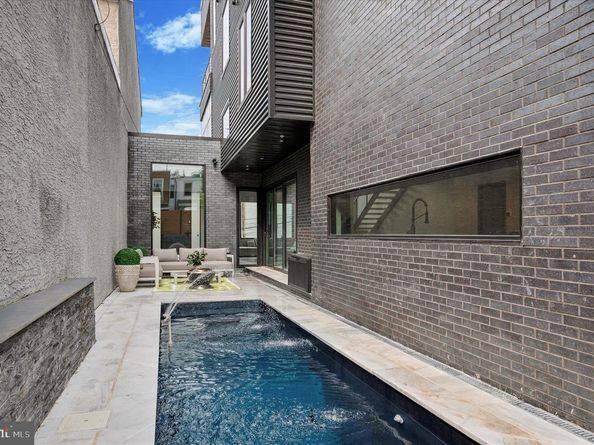 4513 Baker Street, Philadelphia PA 19127