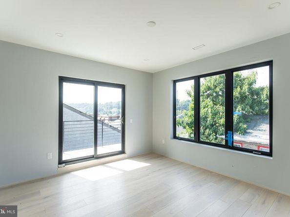 4513 Baker Street, Philadelphia PA 19127