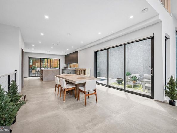 4513 Baker Street, Philadelphia PA 19127