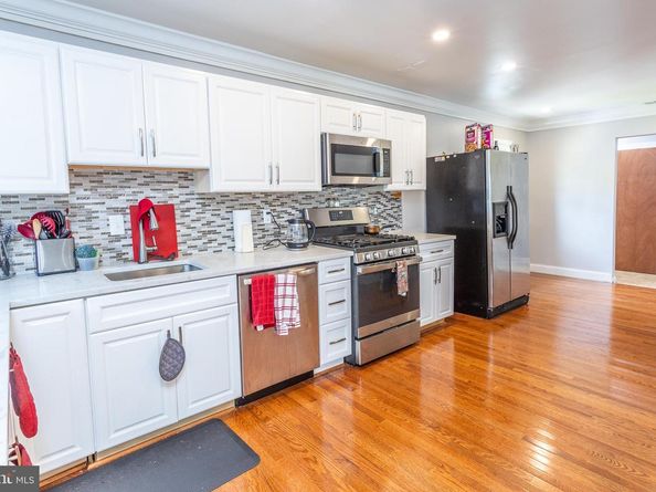 1829 N Dinwiddie Street, Arlington VA 22207