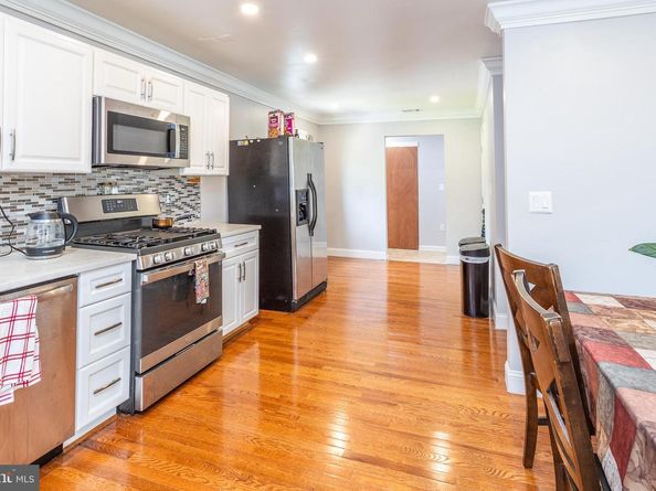 1829 N Dinwiddie Street, Arlington VA 22207