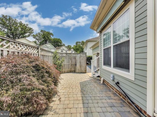2177 S Glebe Road, Arlington VA 22204