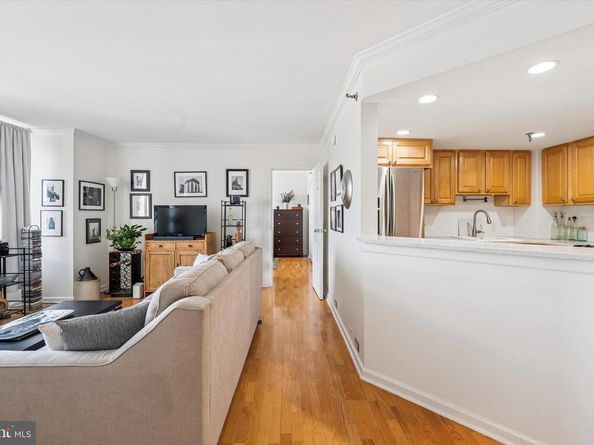 2001 Hamilton Street 1205, Philadelphia PA 19130