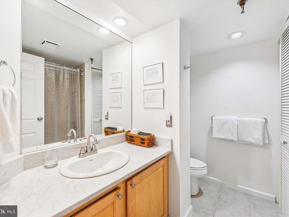 2001 Hamilton Street 1205, Philadelphia PA 19130