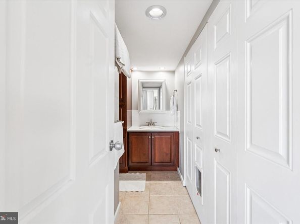 2001 Hamilton Street 1205, Philadelphia PA 19130