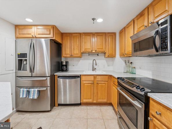 2001 Hamilton Street 1205, Philadelphia PA 19130