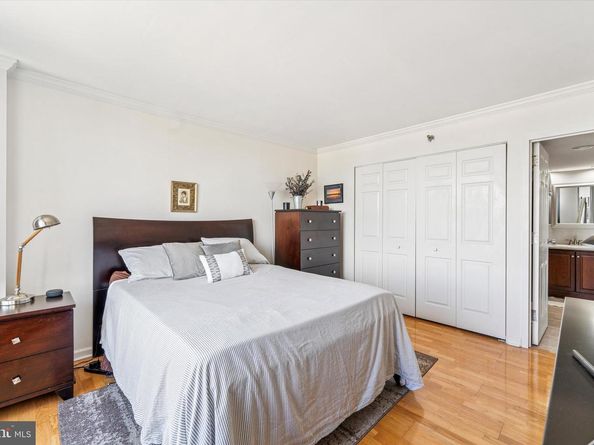 2001 Hamilton Street 1205, Philadelphia PA 19130