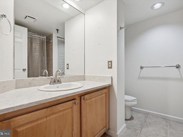 2001 Hamilton Street 1205, Philadelphia PA 19130