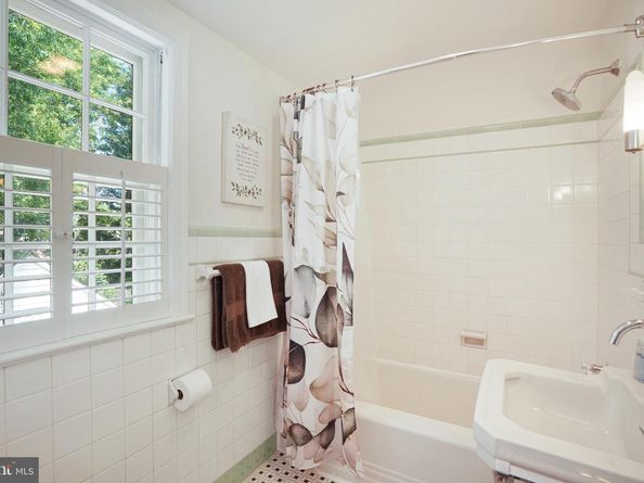 2833 Northampton Street NW, Washington DC 20015