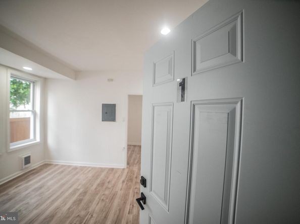6515 N Park Avenue, Philadelphia PA 19126