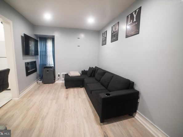 6515 N Park Avenue, Philadelphia PA 19126