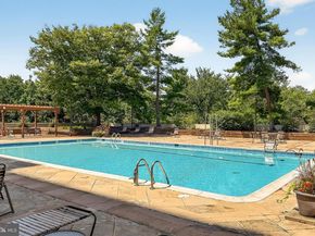 1016 S Wayne Street 101, Arlington VA 22204