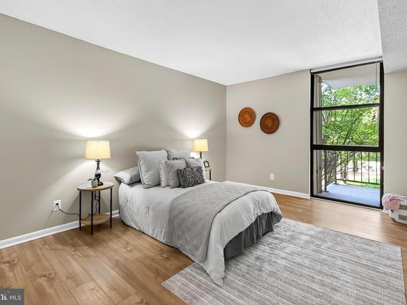 1016 S Wayne Street 101, Arlington VA 22204
