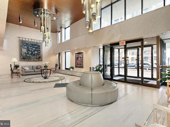 1016 S Wayne Street 101, Arlington VA 22204