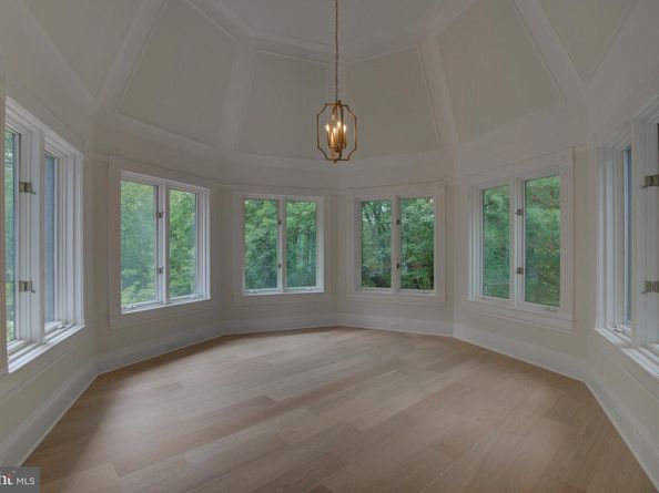 10124 Wendover Drive, Vienna VA 22181