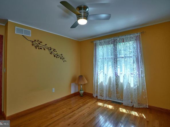 905 Pebble Lane, Southampton PA 18966