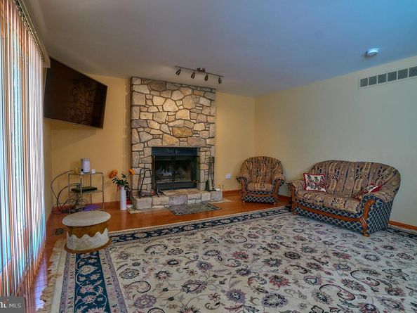 905 Pebble Lane, Southampton PA 18966