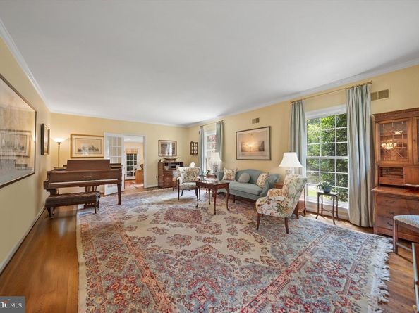 7707 Crossover Drive, Mclean VA 22102