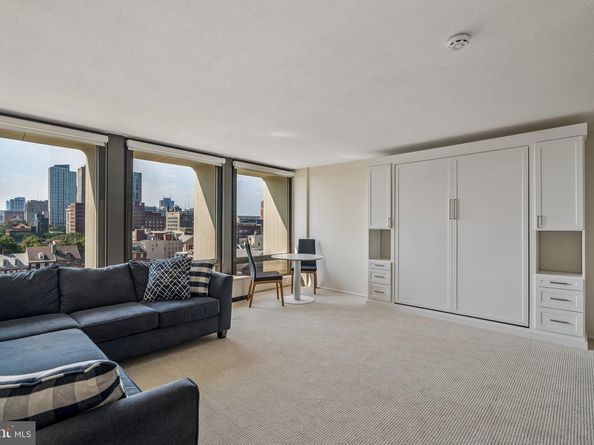 210 Locust Street 9EW, Philadelphia PA 19106
