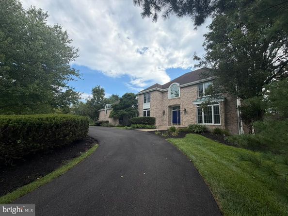 25 Sandtrap Circle, Warminster PA 18974