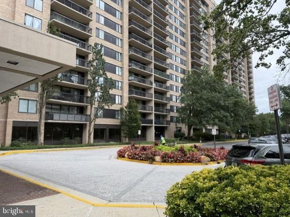 3713 S George Mason Drive S 704, Falls Church VA 22041