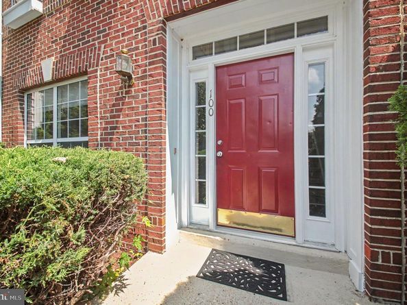 100 Meadows Lane, Alexandria VA 22304