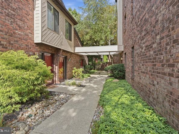 404 Mountainview Drive 404, Chesterbrook PA 19087