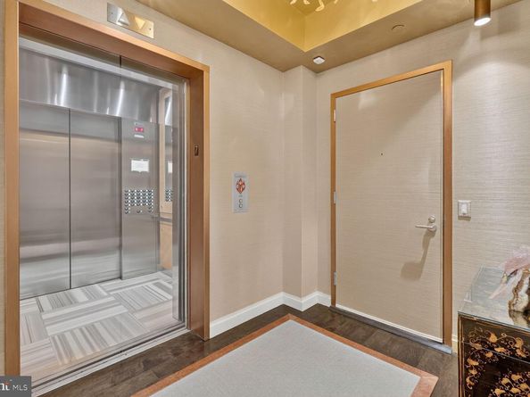 1881 N Nash Street 711, Arlington VA 22209