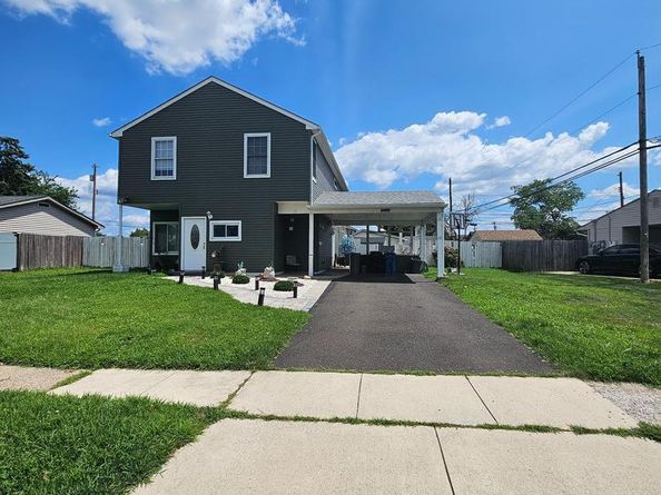 12 Crescent Lane, Levittown PA 19055