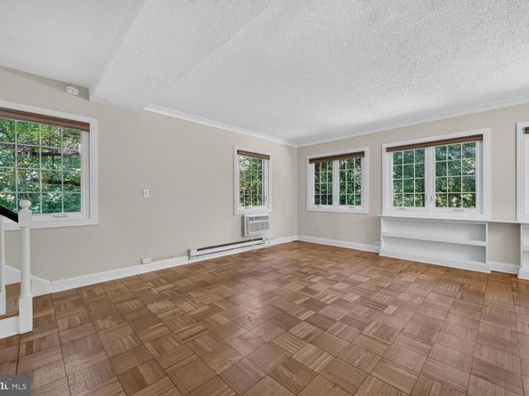 1557 Mount Eagle Place, Alexandria VA 22302