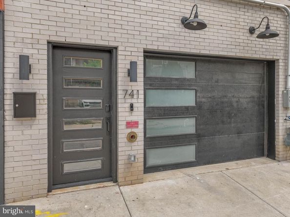 741 N Capitol Street, Philadelphia PA 19130