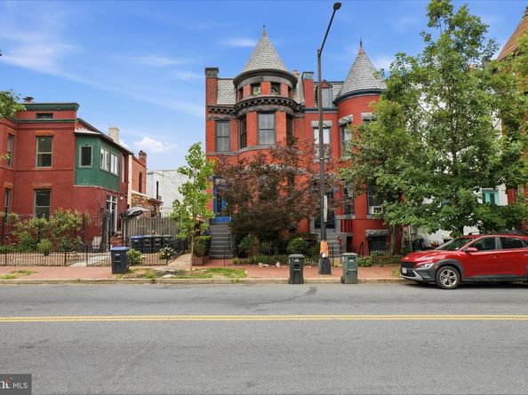 210 8TH Street SE, Washington DC 20003