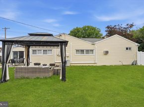 1 Meadow Lane, Levittown PA 19054