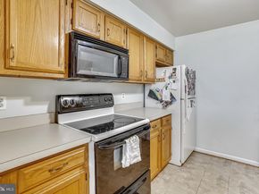 953 S Scott Street 1, Arlington VA 22204