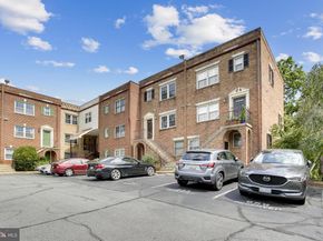 953 S Scott Street 1, Arlington VA 22204
