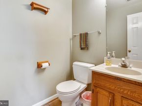 953 S Scott Street 1, Arlington VA 22204
